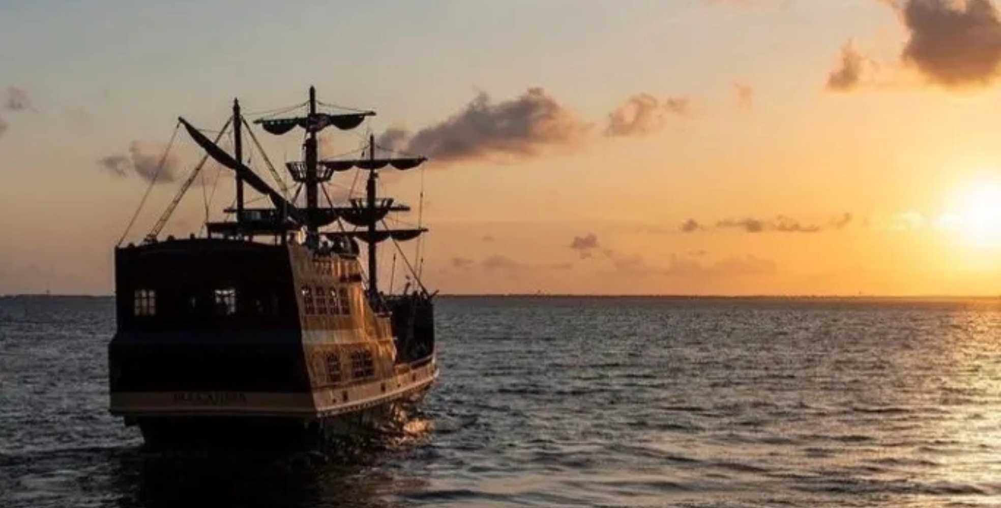 Sunset-Pirate-Ship-Cruise