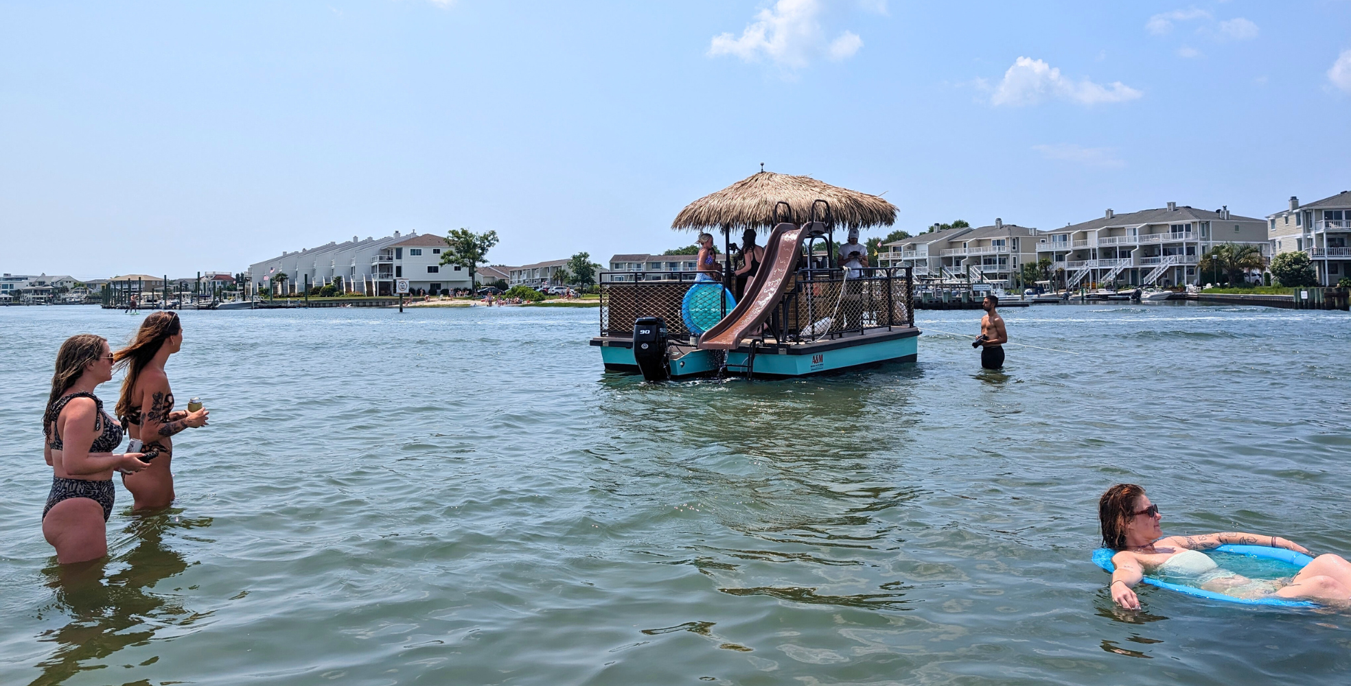 Tiki-Pub-Destin6